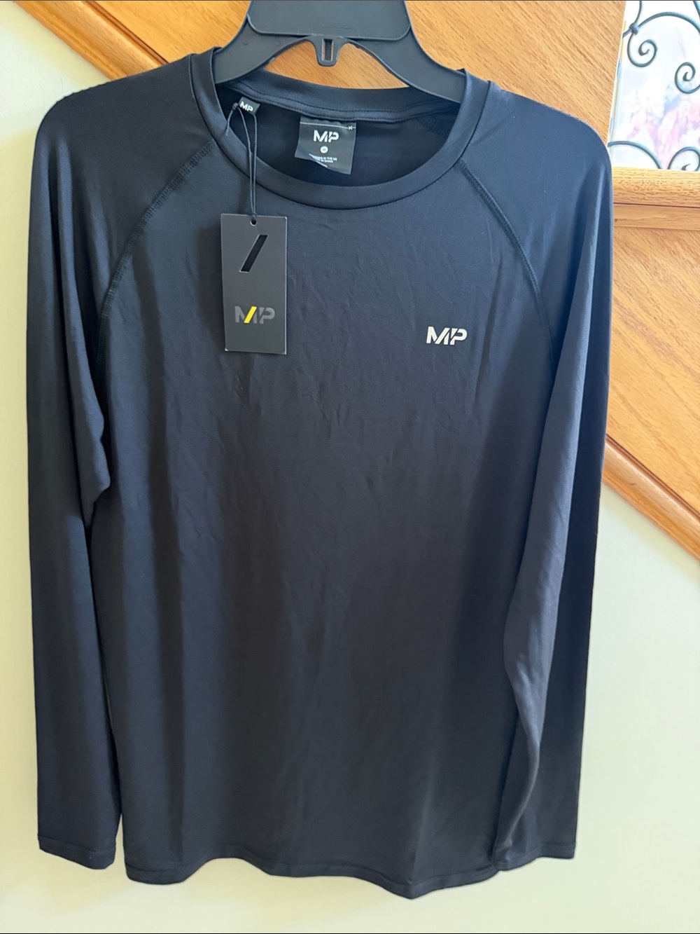 MP Men’s Essentials Training Long Sleeve Performance Shirt - Black Small NWT